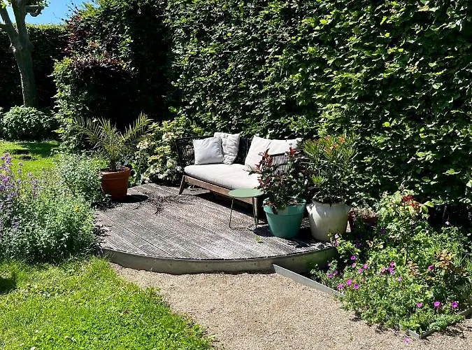 Luxe Tuinhuis Nabij Amsterdam Oostzaan