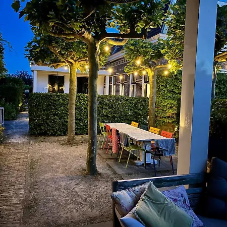 Luxe Tuinhuis Nabij Amsterdam בית נופש