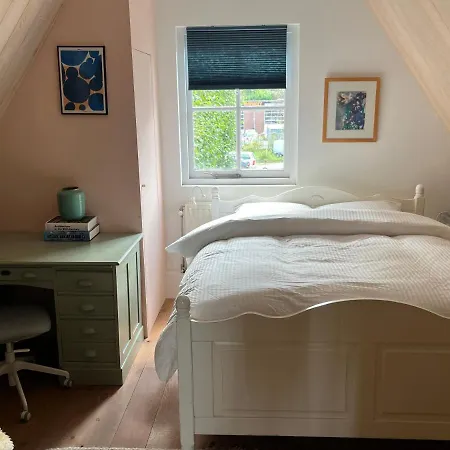Luxe Tuinhuis Nabij Amsterdam אוסטזאן